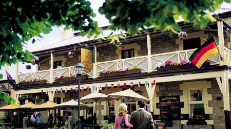 explore-cities-adelaide-hahndorf